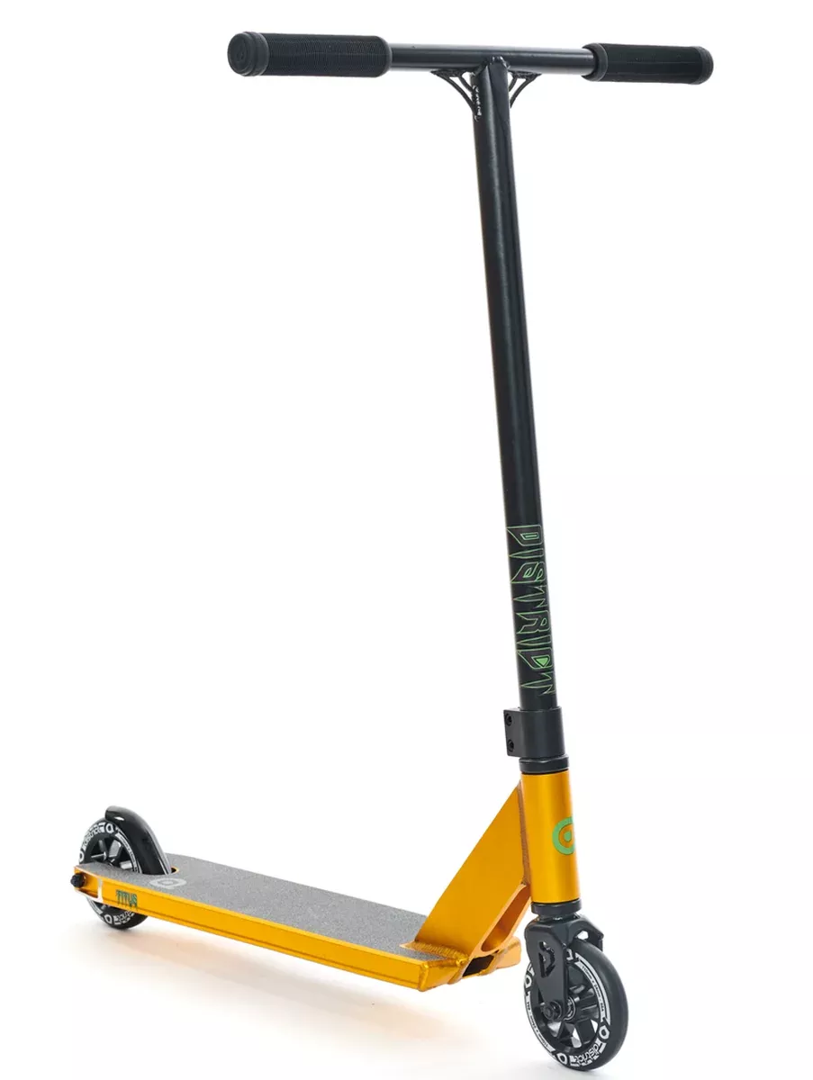 District Titus Pro Scooter