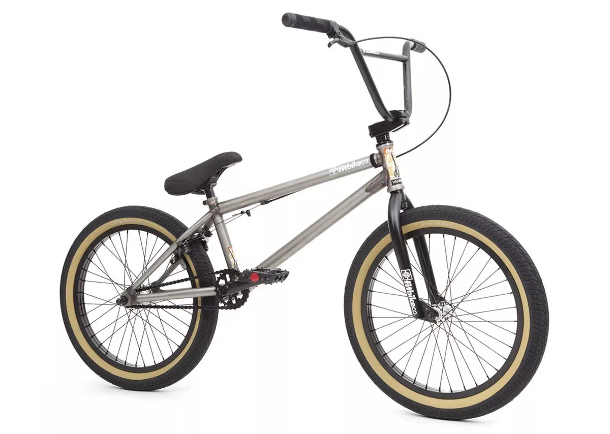 Fit 2016 VH1 Complete Bike - Matt Clear