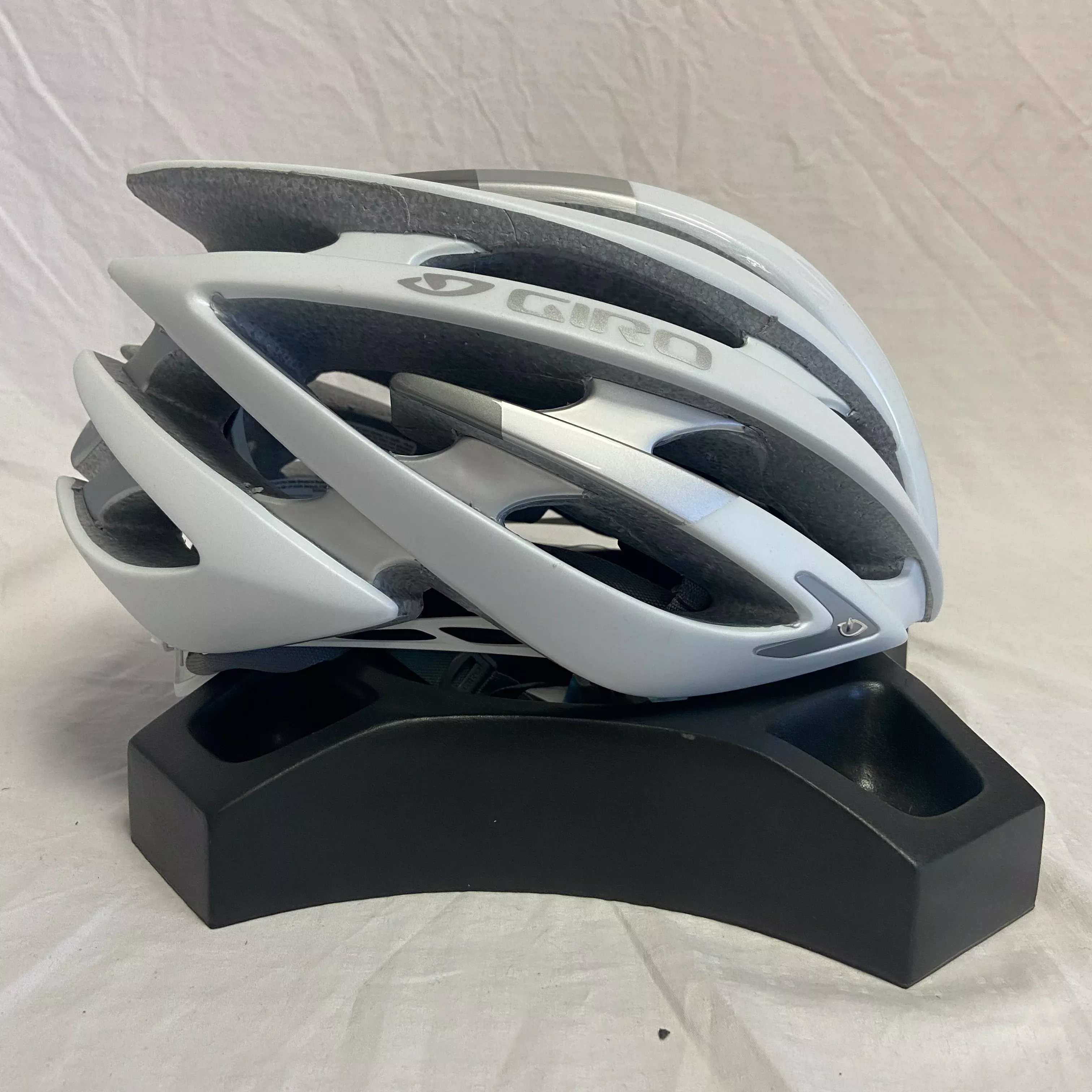 Giro Aeon Road Bike Helmet Matte White / Silver Large (Open Box)