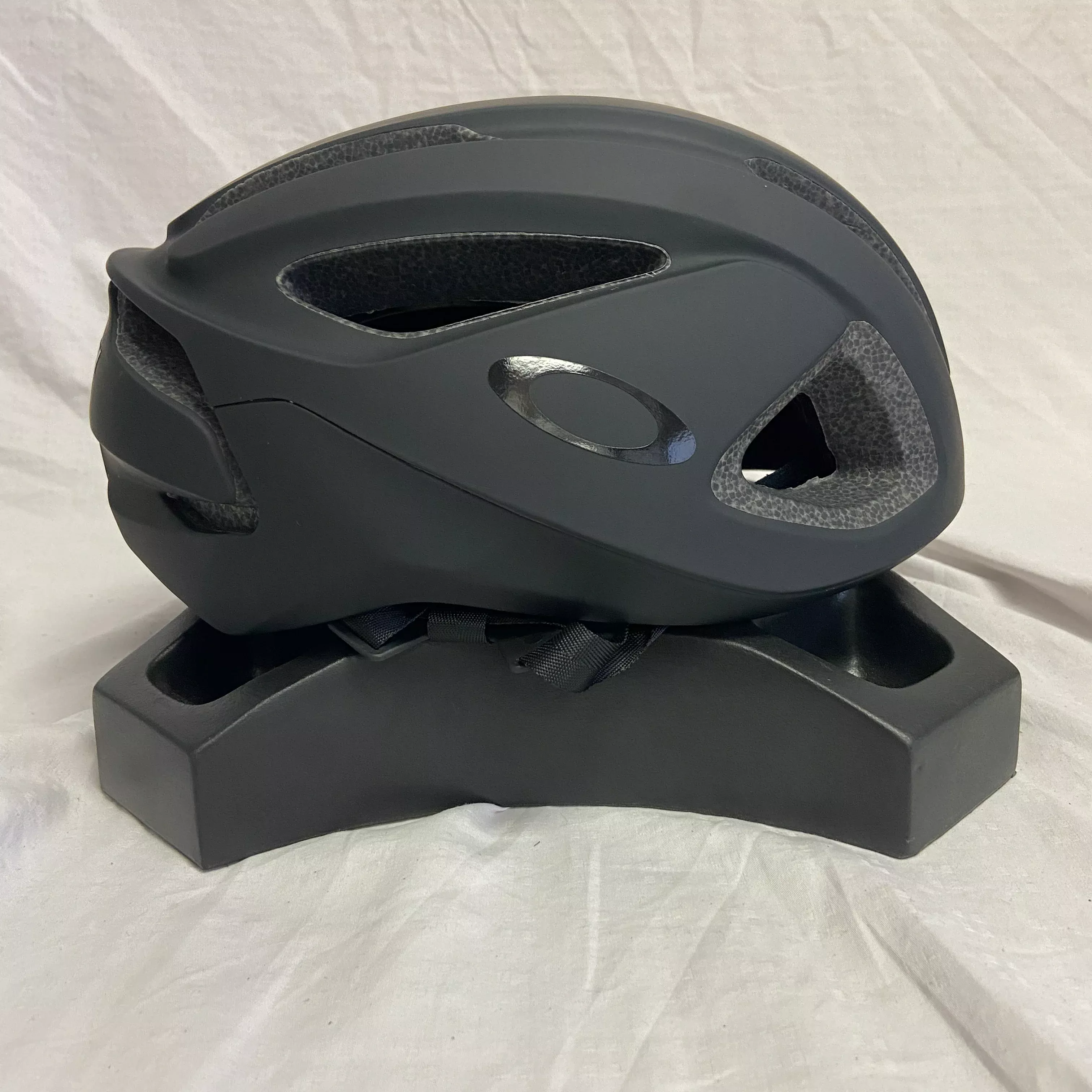 Oakley Aro 3 Cycling Helmet Matte Black (Open Box)