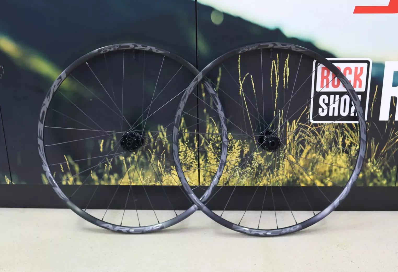 Race Face ARC - Industry 9 1/1 29" Wheel set