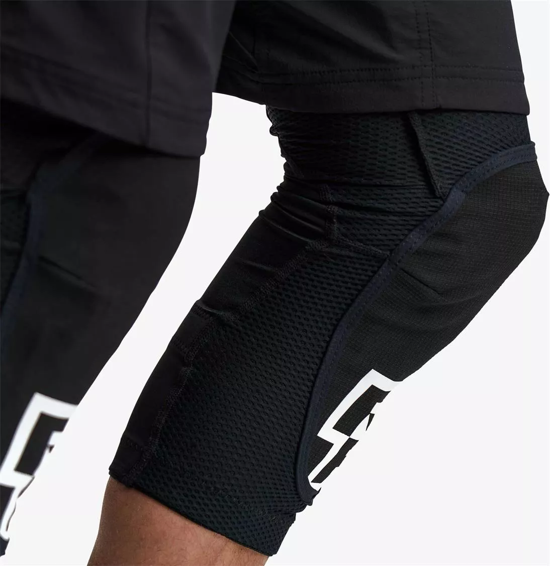 Race Face – Covert Knee