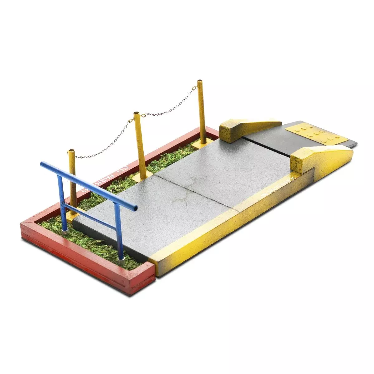 WhytMykConcrete Fingerboard Ramp - The Spot