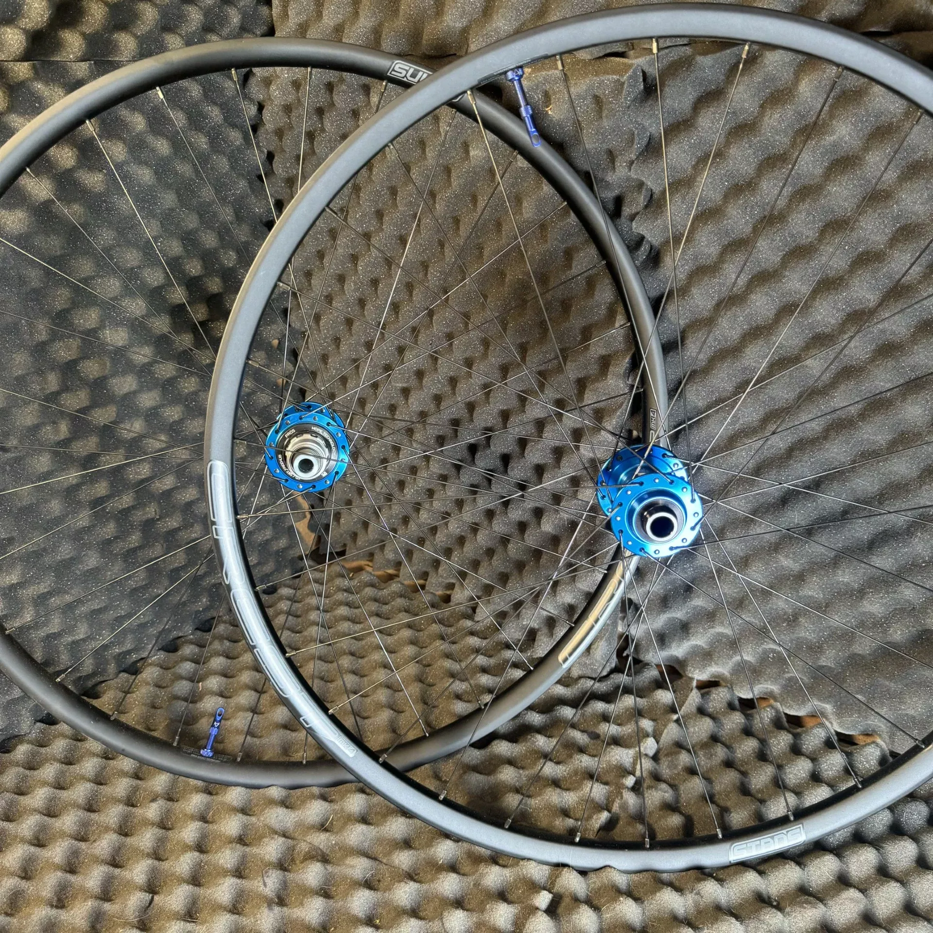 XC Notubes Crest MK429" rims With Hope pro 5 hubs